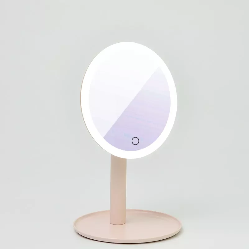 Baño con espejo con luz LED